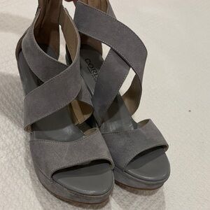 Cordani Women's Elegant Gray Suede Wedges